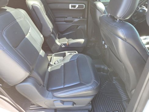 Used 2020 Ford Explorer XLT w/ Equipment Group 202A RWD image 24