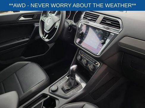 Used 2021 Volkswagen Tiguan SE image 12