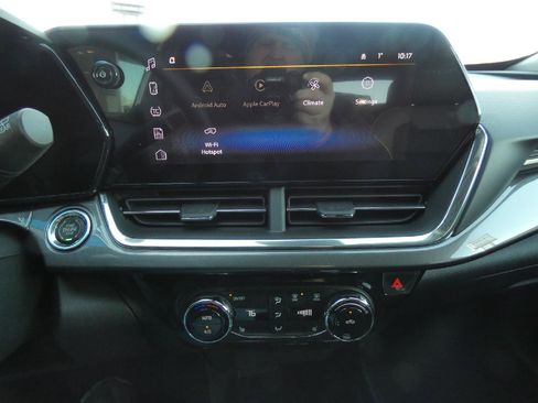 New 2026 Chevrolet Trax ACTIV w/ Sunroof Package FWD image 21