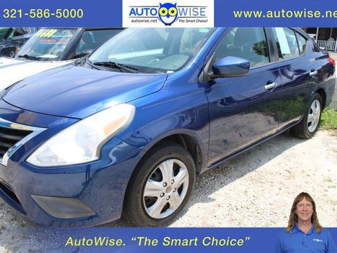 Used 2018 Nissan Versa SV FWD image 1