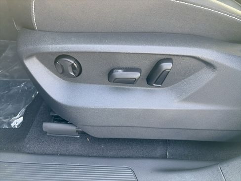 New 2026 Volkswagen Atlas SE image 13