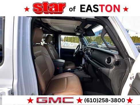 Used 2022 Jeep Wrangler Unlimited Rubicon 4xe w/ Cold Weather Group AWD/4WD image 11