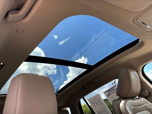 Used 2023 Lincoln Aviator Reserve w/ Equipment Group 201A image 17