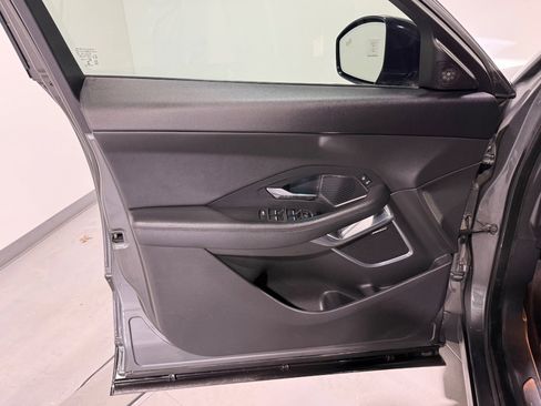 Used 2018 Jaguar E-PACE S image 15