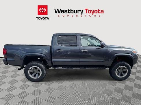 Used 2022 Toyota Tacoma SR AWD/4WD image 6