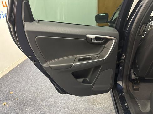 Used 2016 Volvo XC60 T6 image 12