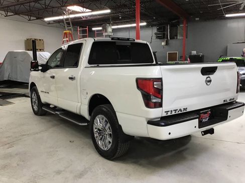 Used 2020 Nissan Titan SL w/ Moonroof Package image 7