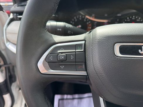 Used 2023 Jeep Compass Limited image 21