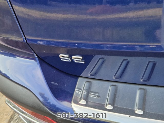 Used 2023 Volkswagen Taos SE w/ Panoramic Sunroof Package FWD image 12