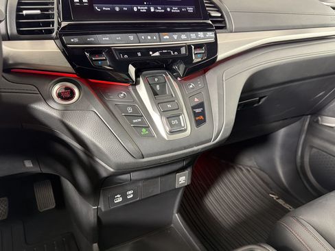 Used 2025 Honda Odyssey Sport-L image 16