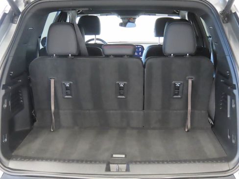 Used 2025 Chevrolet Traverse Z71 AWD/4WD image 17