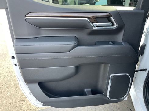 Used 2023 Chevrolet Silverado 1500 LT image 18