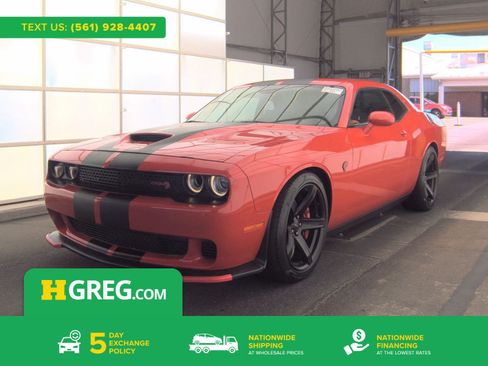 Used 2016 Dodge Challenger SRT Hellcat RWD image 1