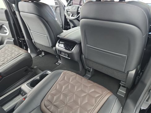 New 2026 Nissan Armada Platinum image 11