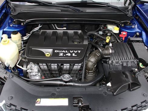 Used 2013 Dodge Avenger SE FWD image 16