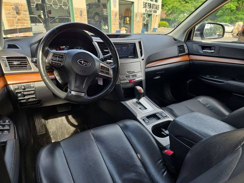 Used 2013 Subaru Outback 2.5i Limited AWD/4WD image 16
