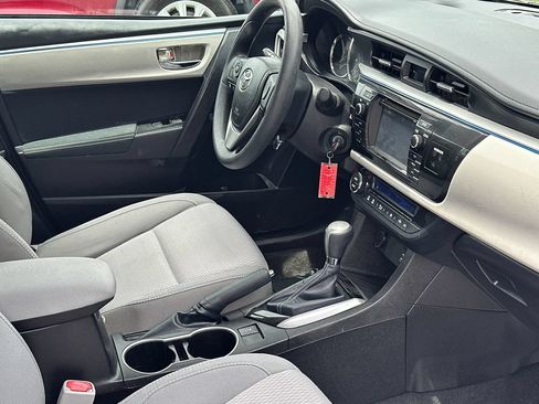 Used 2015 Toyota Corolla LE FWD image 5