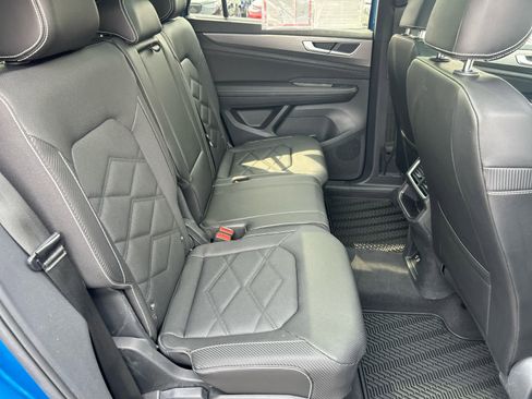 Used 2024 Volkswagen Atlas Cross Sport SE image 13