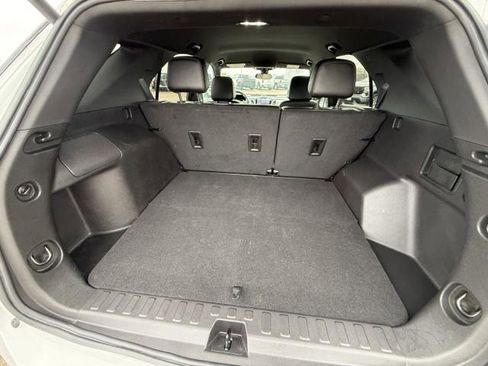 Used 2024 Chevrolet Equinox Premier image 34
