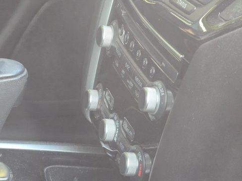 Used 2019 Nissan Pathfinder SV w/ Cargo Package FWD image 4