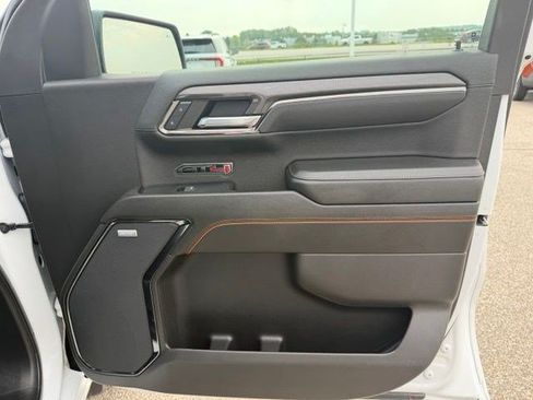 Used 2024 GMC Sierra 1500 AT4 w/ Technology Package AWD/4WD image 44