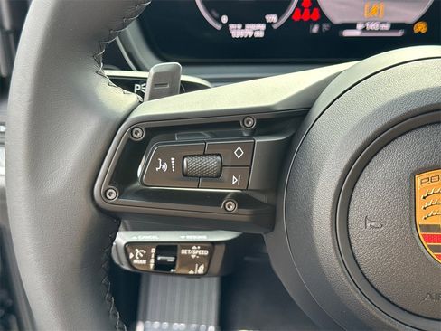 Used 2025 Porsche Cayenne Coupe image 25