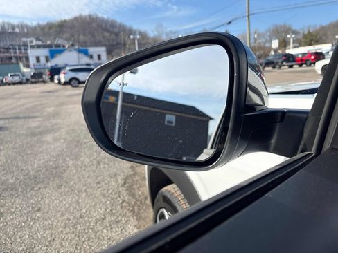 New 2026 Chevrolet Trax RS w/ Sunroof Package image 11