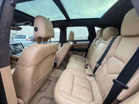 Used 2016 Porsche Cayenne GTS w/ Premium Package Plus AWD/4WD image 32