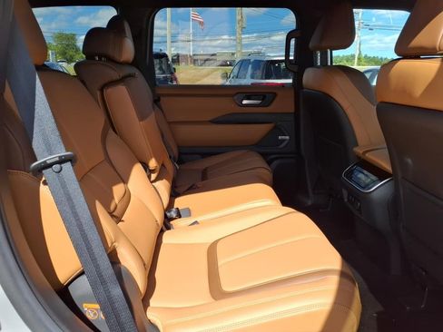 New 2025 Nissan Armada SL w/ Convenience Package image 8