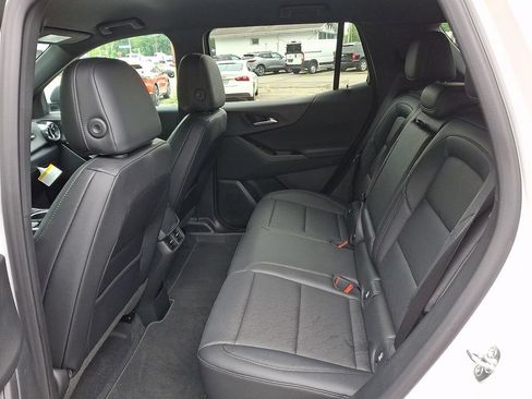 Used 2026 Chevrolet Equinox LT w/ Convenience Package II FWD image 16