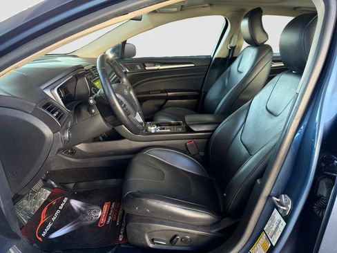 Used 2019 Ford Fusion Titanium FWD image 12