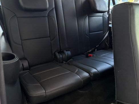 Used 2016 GMC Yukon XL SLT w/ Open Road Package AWD/4WD image 17