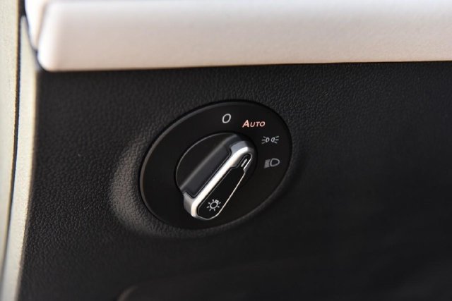 New 2027 Volkswagen Taos SE FWD image 10