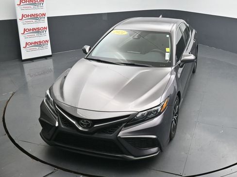 Used 2021 Toyota Camry SE FWD image 27