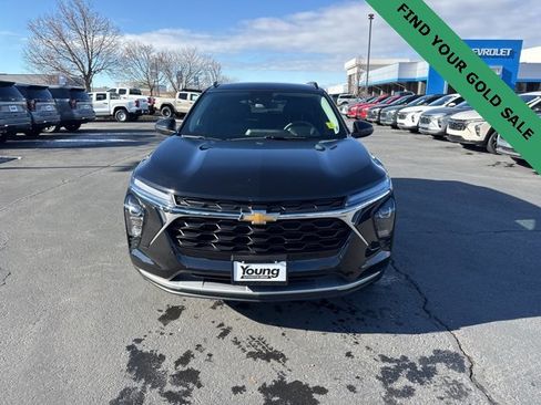 Certified 2025 Chevrolet Trax LT image 2