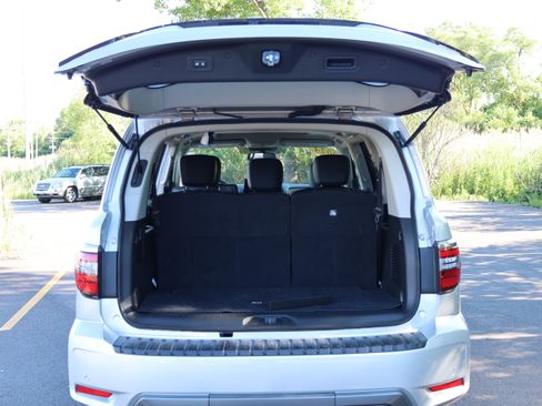 Used 2024 Nissan Armada SL AWD/4WD image 5
