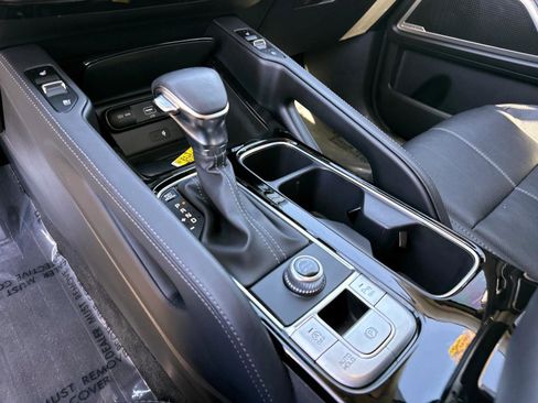 Used 2022 Kia Telluride EX w/ EX Premium Package image 25