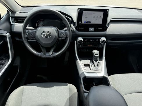 Used 2025 Toyota RAV4 XLE FWD image 14