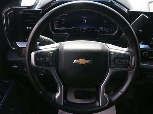Used 2025 Chevrolet Silverado 2500 LT w/ Convenience Package AWD/4WD image 17