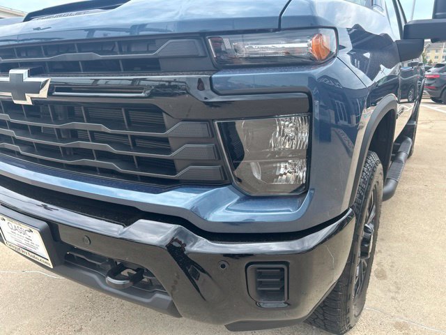 Used 2026 Chevrolet Silverado 2500 Custom w/ Custom Value Package AWD/4WD image 4