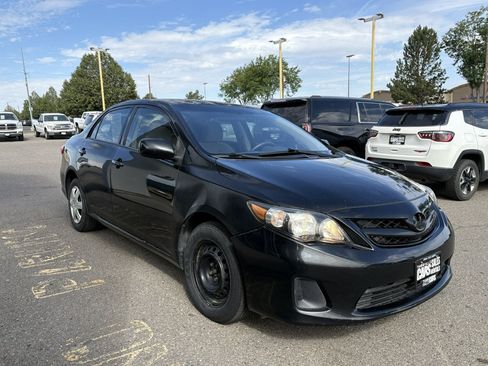 Used 2011 Toyota Corolla LE FWD image 3