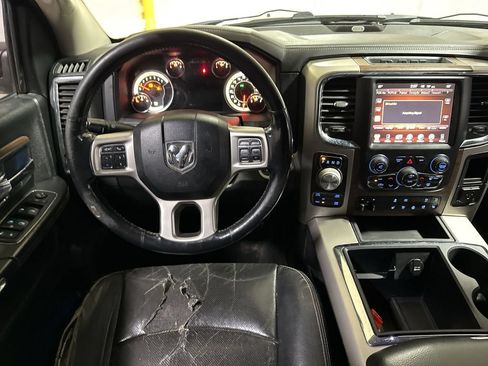 Used 2014 RAM 1500 Laramie w/ Convenience Group AWD/4WD image 11