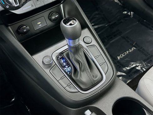 Used 2023 Hyundai Kona SEL image 16