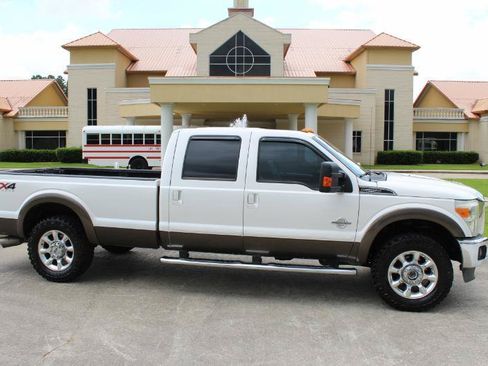 Used 2015 Ford F250 Lariat w/ Lariat Ultimate Package AWD/4WD image 2