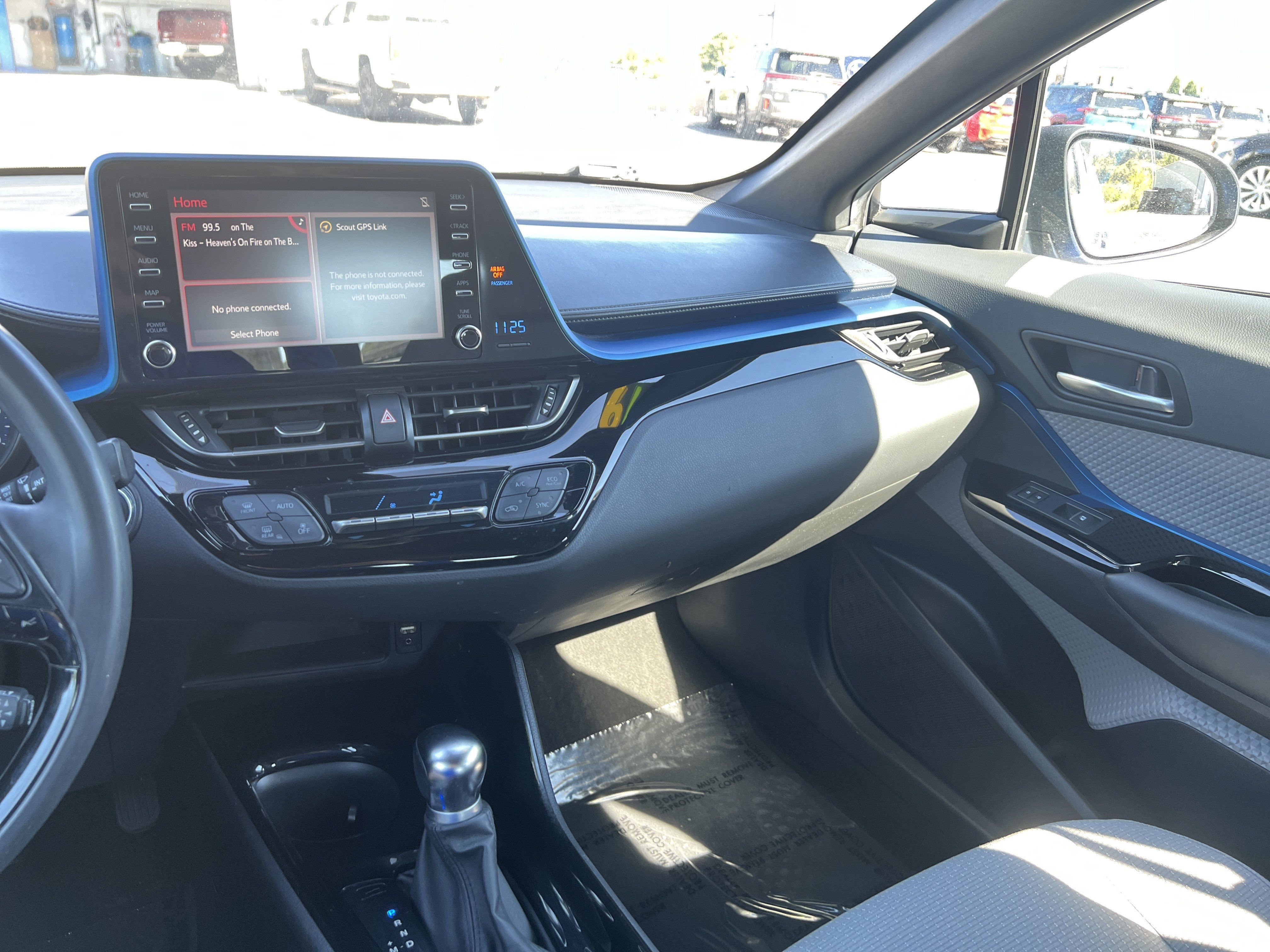 Used 2019 Toyota C-HR XLE FWD image 22