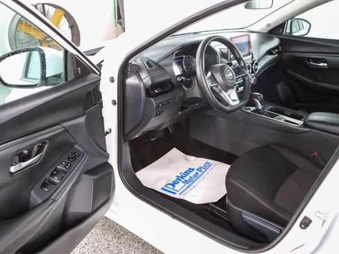Used 2024 Nissan Sentra SV FWD image 3