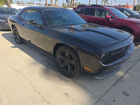 Used 2014 Dodge Challenger SXT Plus RWD image 2