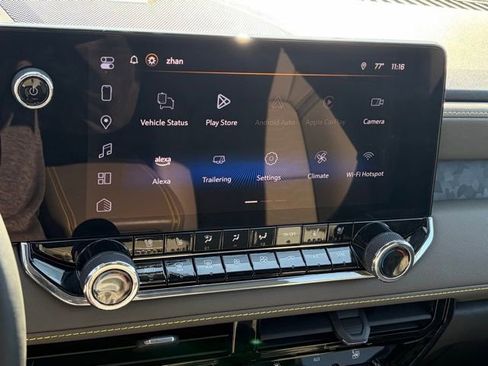 Used 2025 Chevrolet Colorado ZR2 w/ Technology Package image 14