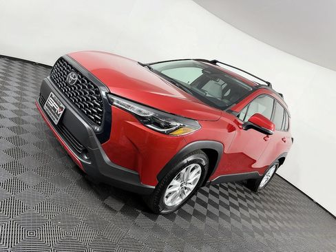 Used 2023 Toyota Corolla Cross LE w/ Moonroof Package AWD/4WD image 19