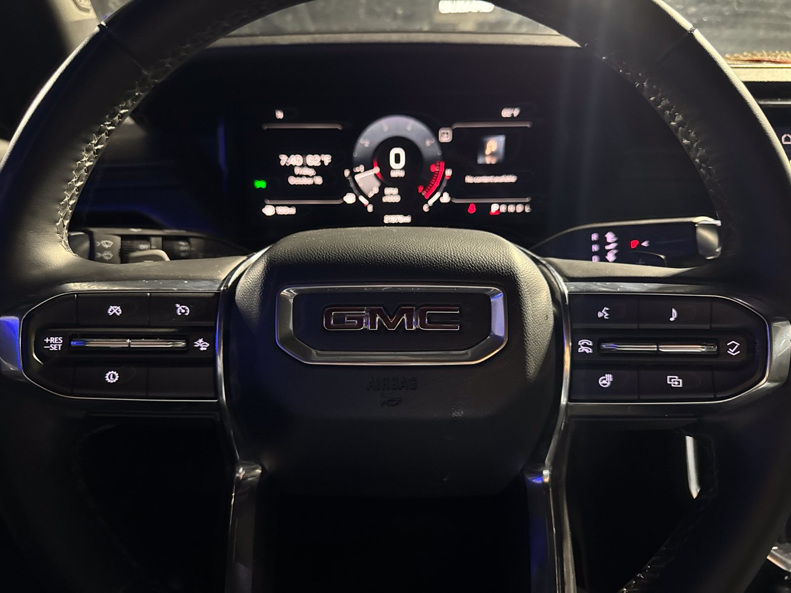 Used 2025 GMC Acadia Elevation FWD image 14